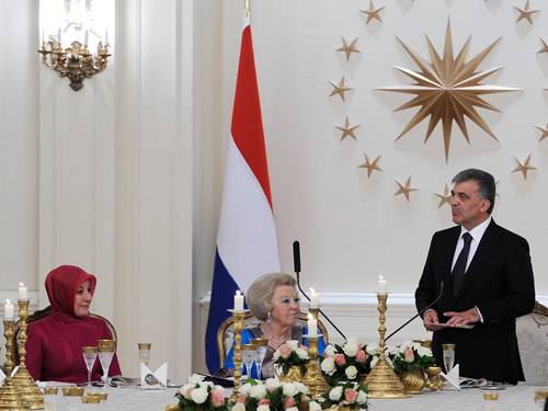 Cumhurbaşkanı Gül’den Kraliçe Beatrix Onuruna Akşam Yemeği